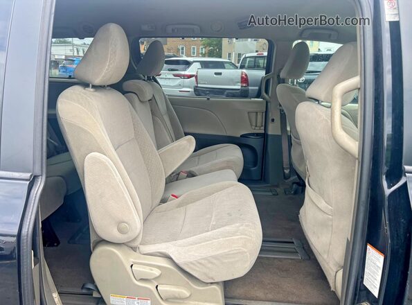 5TDKZ3DC7JS903233 2018 TOYOTA SIENNA Black Front interior view