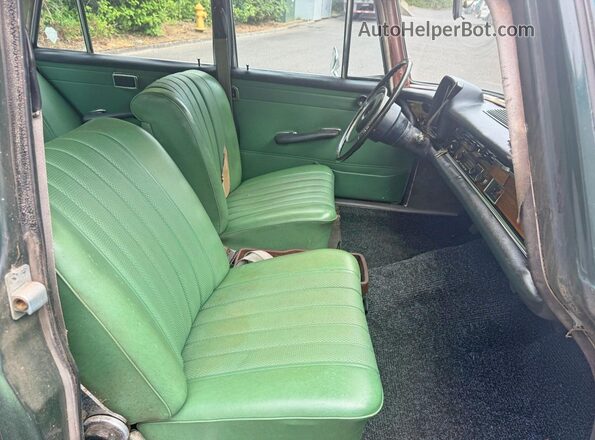 11101012108481 1968 MERCEDES-BENZ 230S Зеленый 