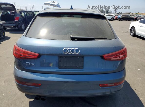 WA1HCCFS9HR008085 2017 AUDI Q3 Blue Front interior view