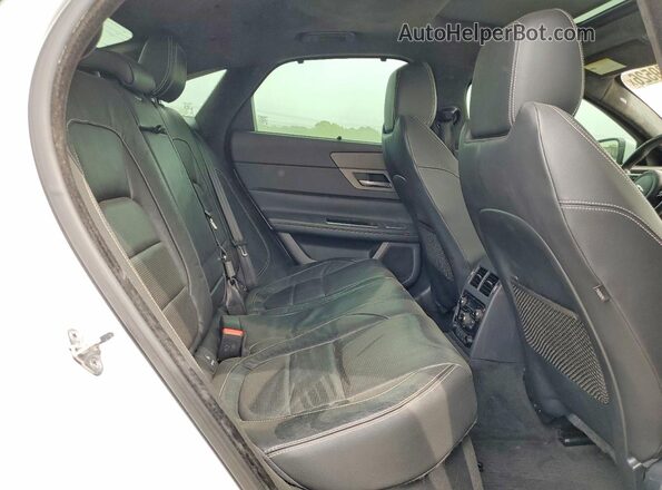 SAJBG4BV8GCY06179 2016 JAGUAR XF Белый Вид задней части салона