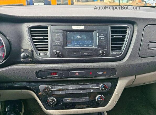 KNDMA5C17J6400720 2018 KIA SEDONA Silver 