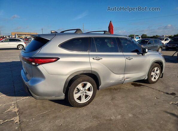 5TDCZRAH1NS550632 2022 TOYOTA HIGHLANDER Silver Передня права чверть