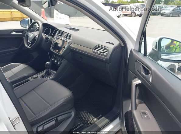 3VV2B7AX3MM147487 2021 VOLKSWAGEN TIGUAN White Вид салону спереду