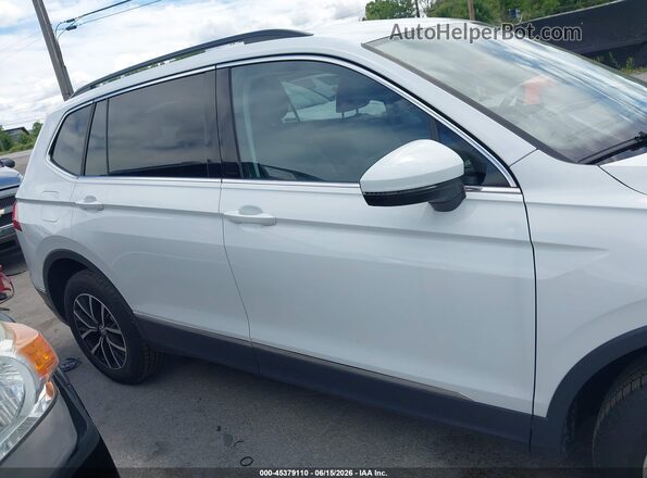 3VV2B7AX3MM147487 2021 VOLKSWAGEN TIGUAN White Вид задньої частини салону
