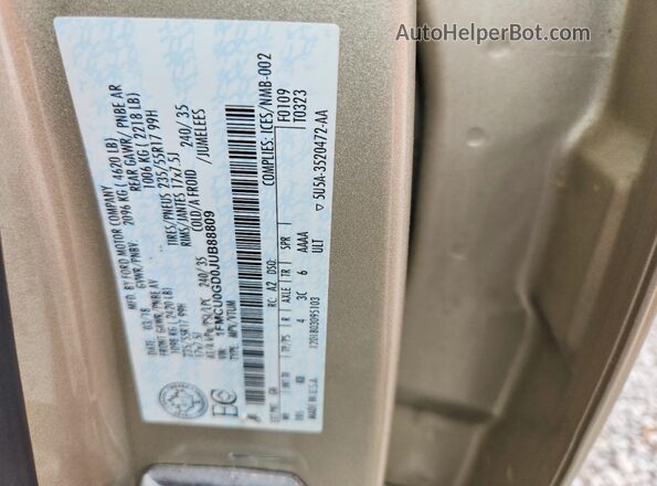 1FMCU0GD0JUB88809 2018 FORD ESCAPE Gold 360 interior view