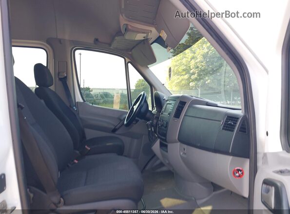 8BTPE8DD3GE130212 2016 MERCEDES-BENZ SPRINTER Белый Вид салона спереди