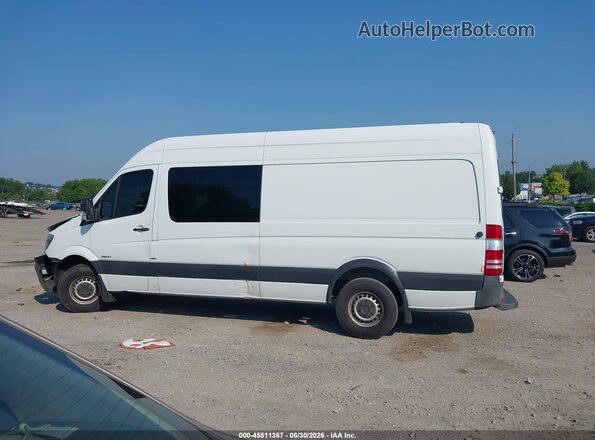 8BTPE8DD3GE130212 2016 MERCEDES-BENZ SPRINTER Белый Вид задней части салона