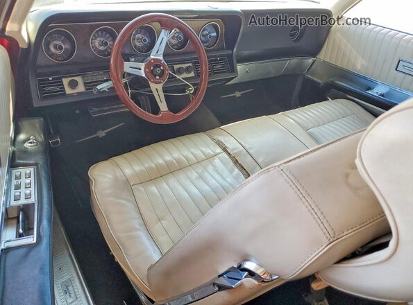 8J84N176129 1968 FORD F Красный Вид панели приборов