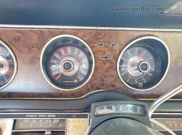 8J84N176129 1968 FORD F Красный Вид щитка приборов