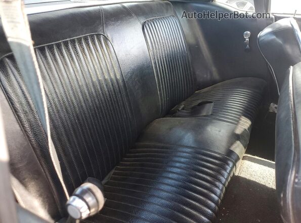 8R01C171986 1968 FORD MUSTANG Red Vista de los asientos traseros