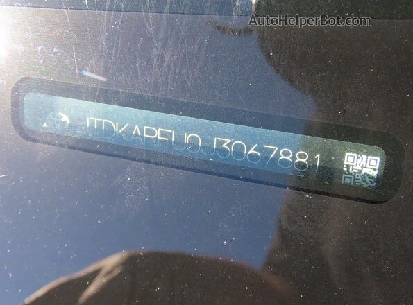JTDKARFU0J3067881 2018 TOYOTA PRIUS Silver Вид задньої частини салону