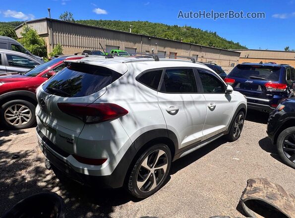 KM8J3CA27HU466795 2017 HYUNDAI TUCSON White წინა მარჯვენა