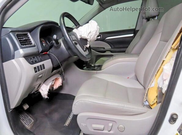 5TDKZRFH2KS562546 2019 TOYOTA HIGHLANDER White Вид задніх сидінь