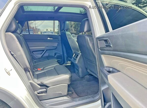 1V2SE2CA4NC202905 2022 VOLKSWAGEN ATLAS White Vista interior delantera