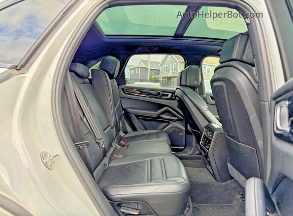 WP1AA2AY1LDA03762 2020 PORSCHE CAYENNE White Vista interior delantera