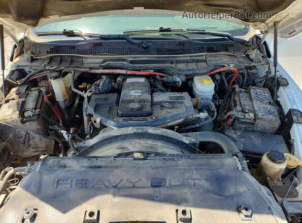 3C6UR5CL7JG347324 2018 RAM 2500 White Vista del compartimento del motor