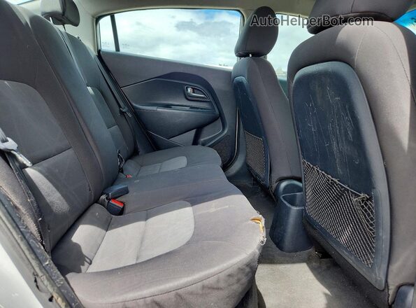 KNADM4A33H6026233 2017 KIA RIO Silver Vista interior trasera