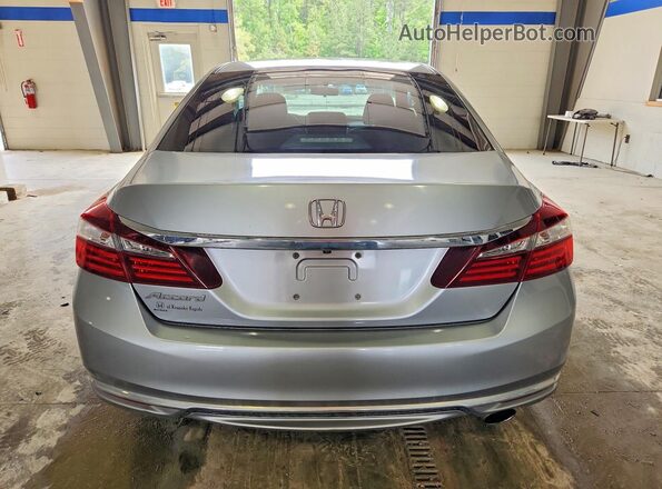 1HGCR2F36HA197747 2017 HONDA ACCORD Silver Vista interior delantera