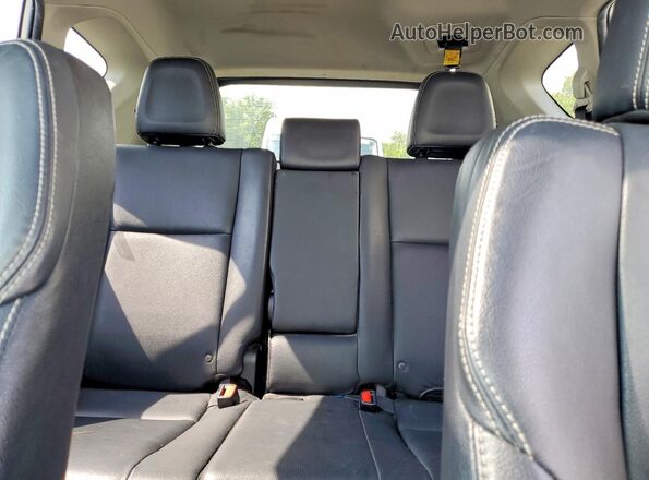 JTMDFREVXGJ054886 2016 TOYOTA RAV4 White 