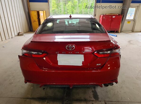 4T1S11AK7NU031432 2022 TOYOTA CAMRY Red Հետևի տեսք
