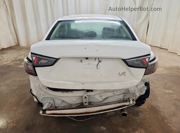 3MYDLBYVXJY311299 2018 TOYOTA YARIS White Widok z tyłu