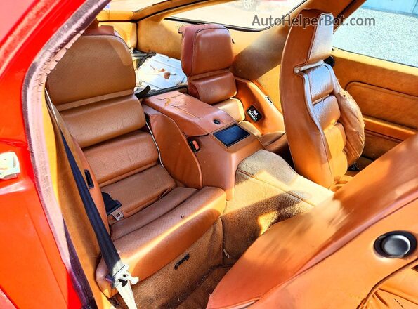 9289201986 1979 PORSCHE 928 Red Rear seats view