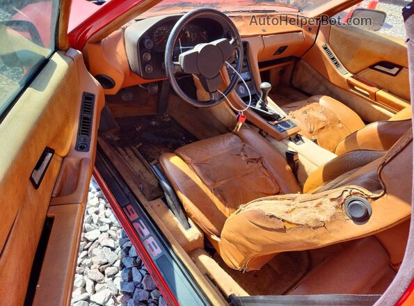9289201986 1979 PORSCHE 928 Red Dashboard view