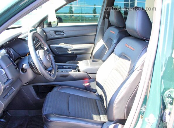 5N1DR3BD7RC259150 2024 NISSAN PATHFINDER Green Widok tylnych siedzeń