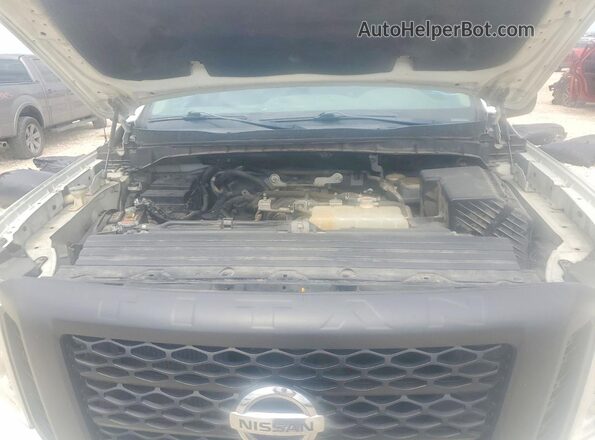 1N6AA1C32JN506699 2018 NISSAN TITAN White ძრავის განყოფილების ხედი