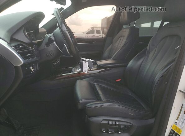 5UXKR0C50J0X83603 2018 BMW X5 White 