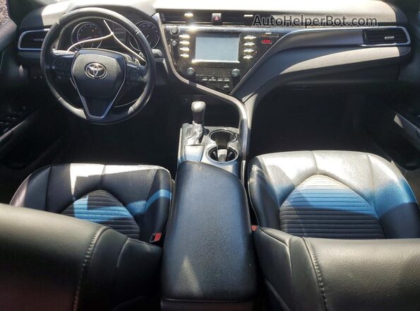 4T1B11HK2JU625247 2018 TOYOTA CAMRY Silver 