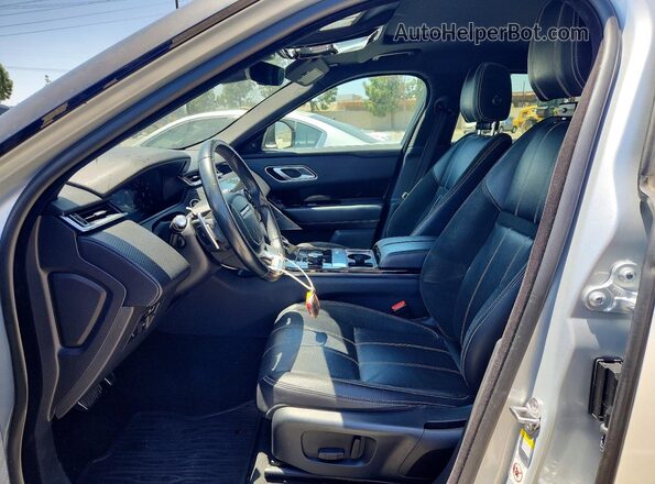 SALYL2RX8JA775415 2018 LAND ROVER RANGE ROVER Silver Вид панелі приладів