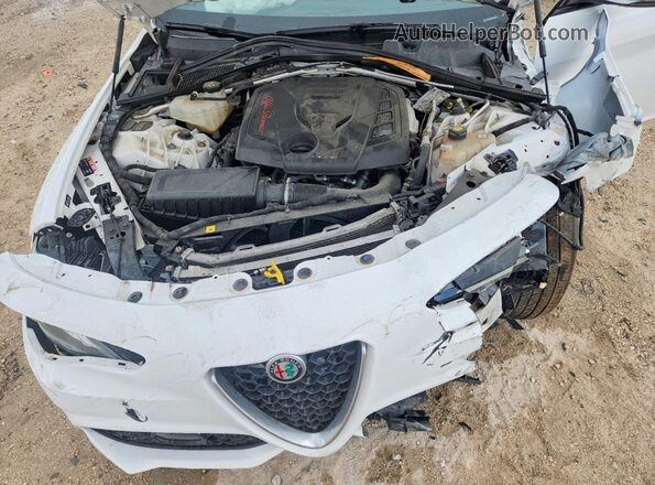 ZARFAEBN3H7535619 2017 ALFA ROMEO GIULIA White Vista del compartimento del motor
