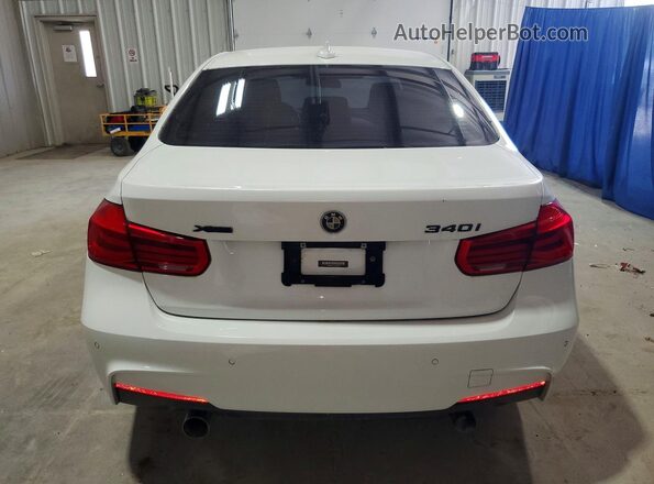 WBA8B7C32HA190091 2017 BMW 3 SERIES Белый Вид салона спереди