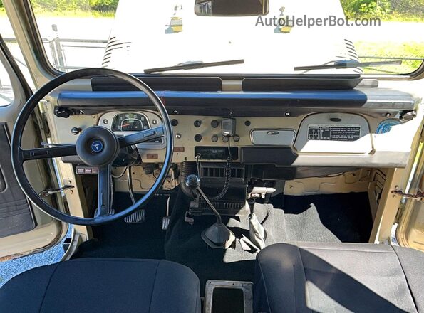 280634 1978 TOYOTA LAND CRUISER Бежевый Вид задних сидений