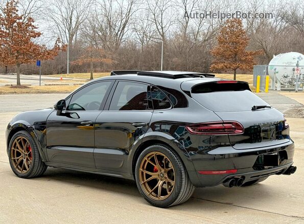 WP1AG2A55HLB50068 2017 PORSCHE MACAN Black 