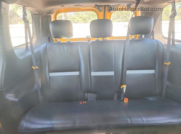 3N8CM0JT3HK707743 2017 NISSAN NV200 Желтый 