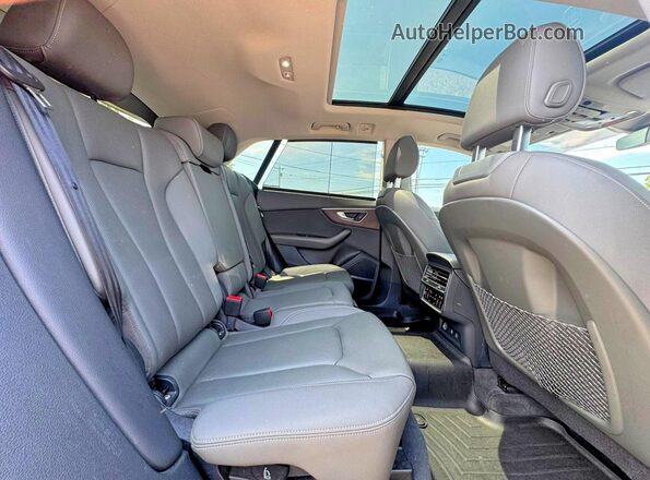 WA1CVAF19KD008785 2019 AUDI Q8 Blue Vista interior delantera