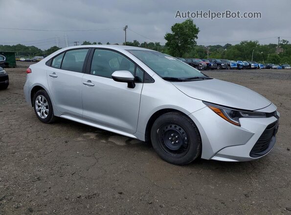 5YFB4MDEXSP277841 2025 TOYOTA COROLLA Silver Widok z przodu