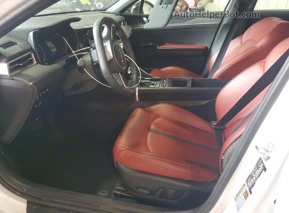 5XXG64J22PG205915 2023 KIA K5 White Вид панелі приладів