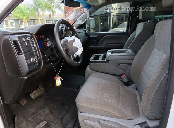 1GB0CUEGXJZ276725 2018 CHEVROLET SILVERADO White Vista de los asientos traseros
