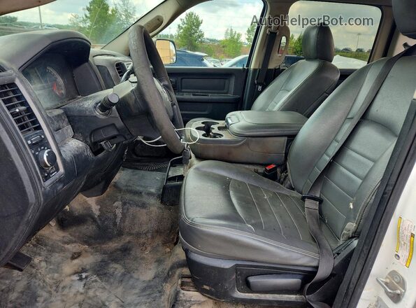 3C6UR4HL4JG104895 2018 RAM 2500 Белый Вид панели приборов