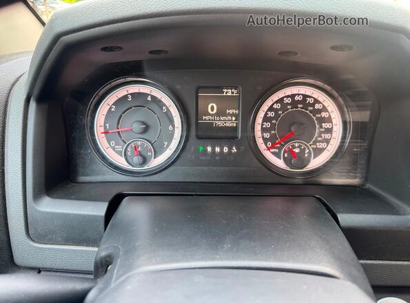 1C6RR6FG2JS272406 2018 RAM 1500 Red წინა პანელის ხედი