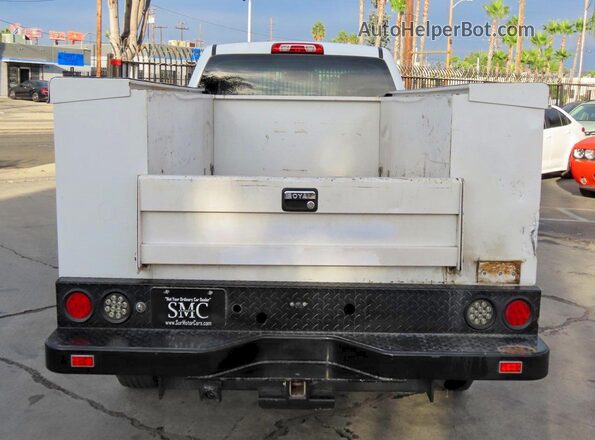 1GB0CUEGXJZ276725 2018 CHEVROLET SILVERADO White Vista interior delantera
