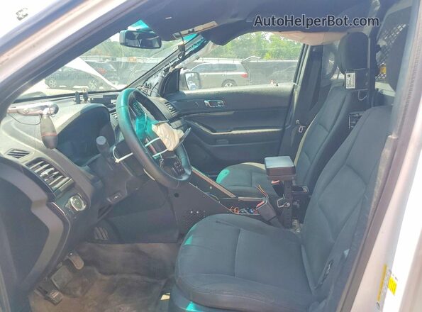 1FM5K8AR8KGA62392 2019 FORD EXPLORER White Dashboard view