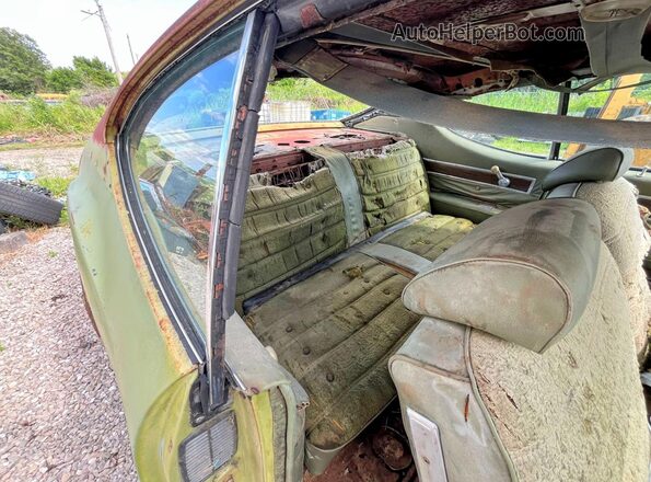 336871R159066 1971 OLDSMOBILE CUTLASS Зеленый Вид салона спереди