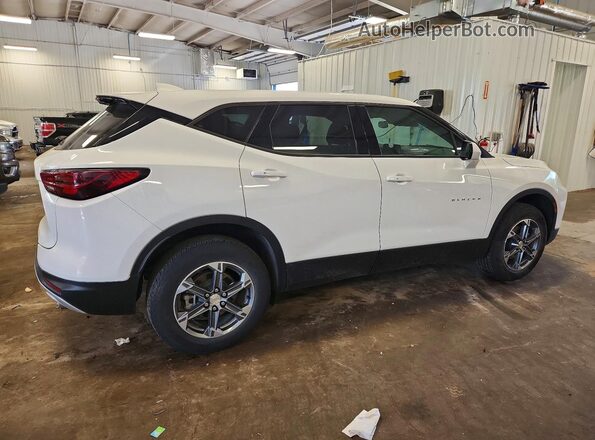 3GNKBHR46SS229695 2025 CHEVROLET BLAZER Белый Передняя правая четверть