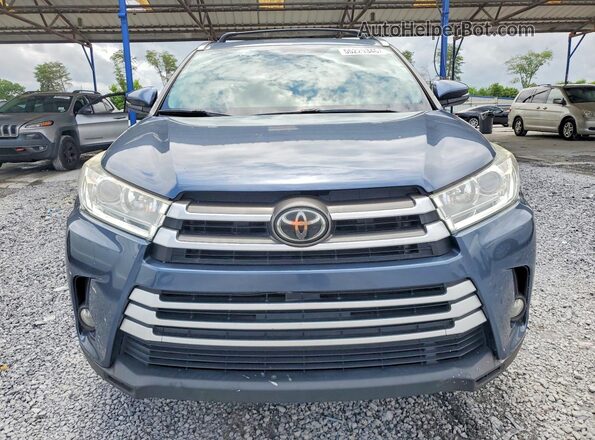 5TDKZRFH9KS326864 2019 TOYOTA HIGHLANDER Blue Rear view