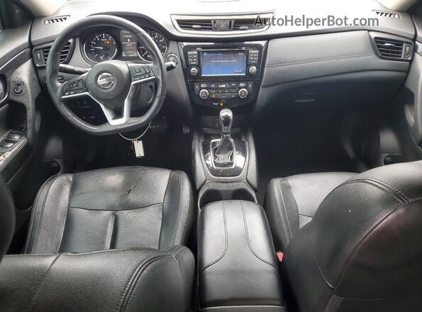 5N1AT2MV8HC807367 2017 NISSAN ROGUE Silver ხელსაწყოთა პანელის ხედი