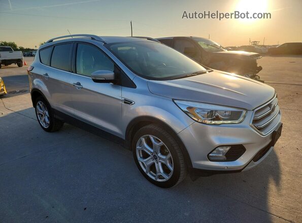 1FMCU9J95KUA82155 2019 FORD ESCAPE Silver Widok z przodu